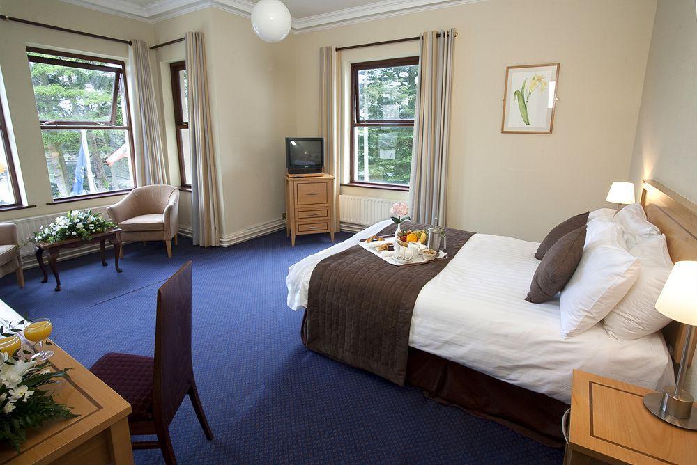 The Lakeside Hotel&Leisure Centre Killaloe Extérieur photo